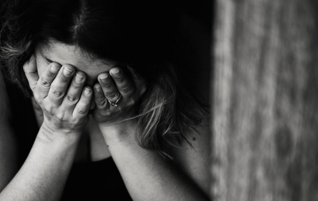 Оставили без нижнего белья: в Киеве насиловали и душили беременную девушку